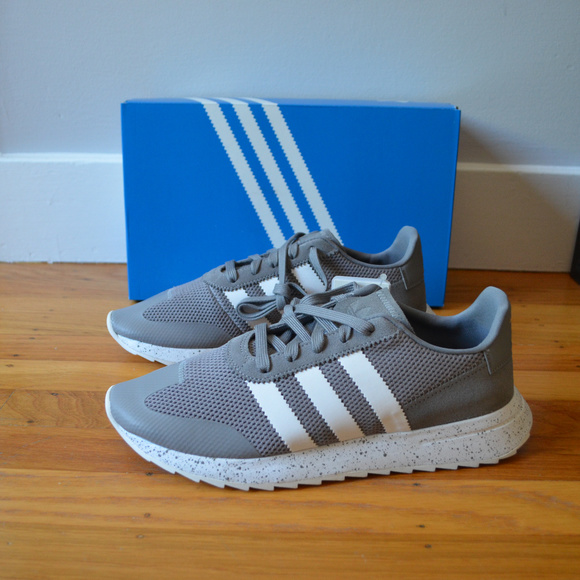 ADIDAS Originals Grey Flashback Sneakers - Picture 6 of 8
